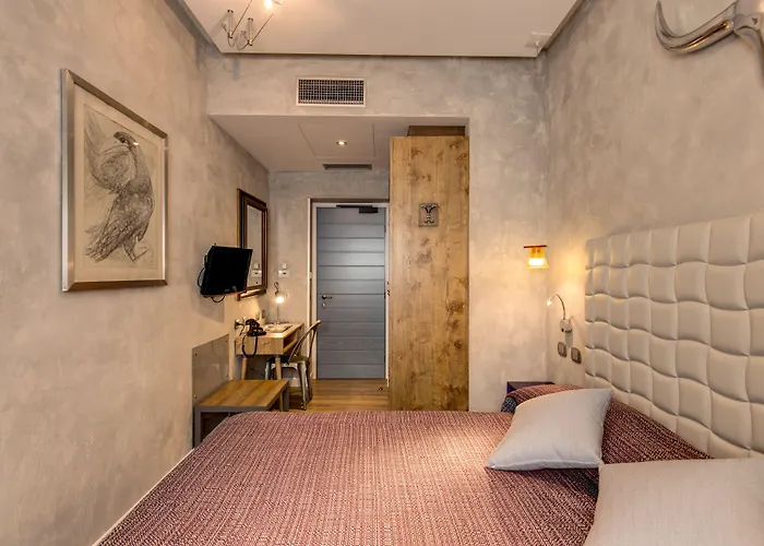 Parlamento Boutique 3* Rome