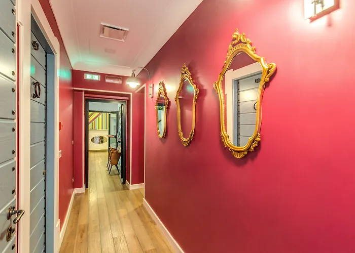 Parlamento Boutique 3* Rome