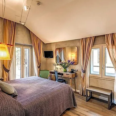 Parlamento Boutique Hotel 3*